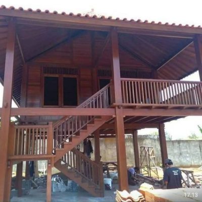 pembuatan rumah adat kayu bambu 7